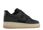 Air Force 1 Low '07 LX Noir Poussière d’Étoiles Rouge – Image 3