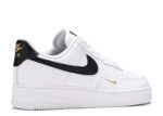 Air Force 1 Low '07 Essential Blanc Noir Or Mini Swoosh – Image 3